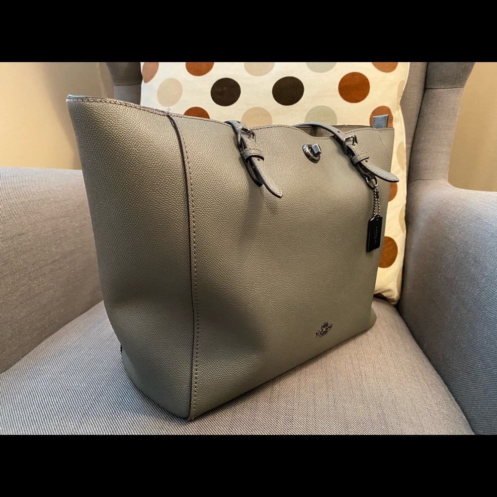 Authentic Coach Tote - Picture 2 of 5